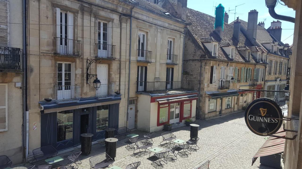 Appartements chez Delphine et Guillaume au coeur de Semur en Auxois Extérieur photo